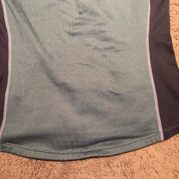 SOLD North Face Flight Series Fleece 1/2 Zip Green - Picture 7 of 7